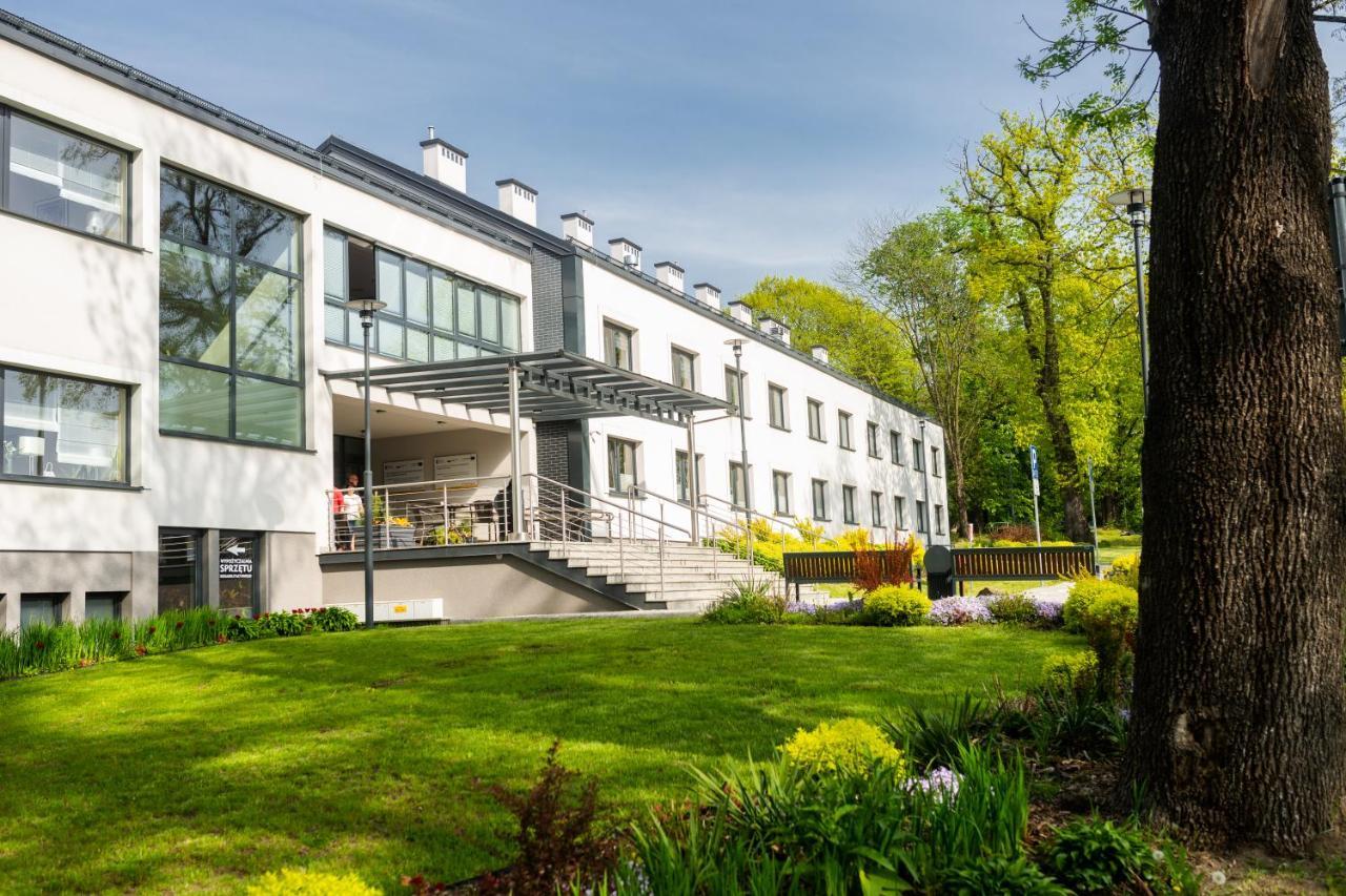 Centrum Rehabilitacji Spolecznej I Zawodowej Zaz Sloneczne Wzgorze Tarnów Kültér fotó
