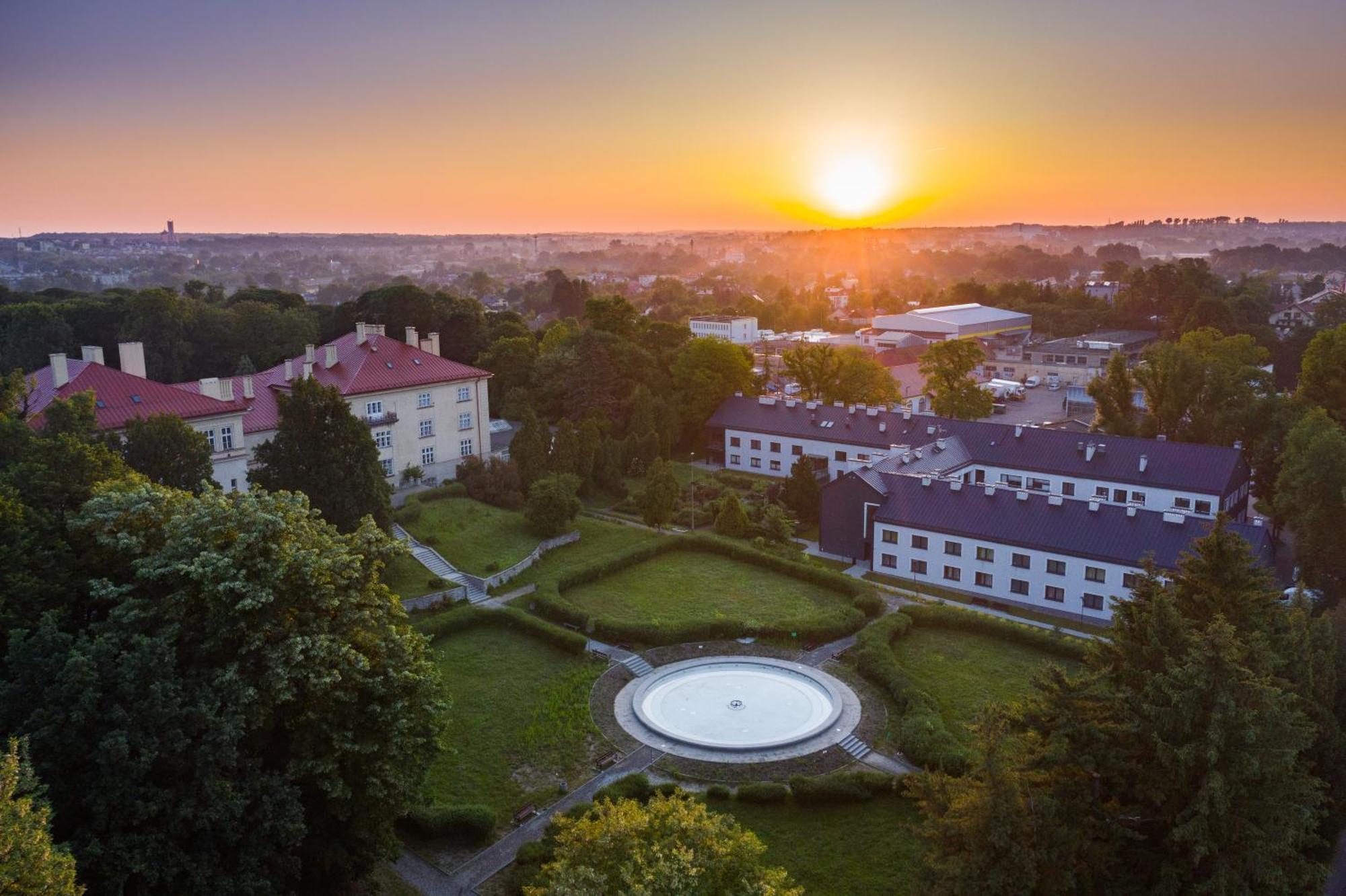 Centrum Rehabilitacji Spolecznej I Zawodowej Zaz Sloneczne Wzgorze Tarnów Kültér fotó